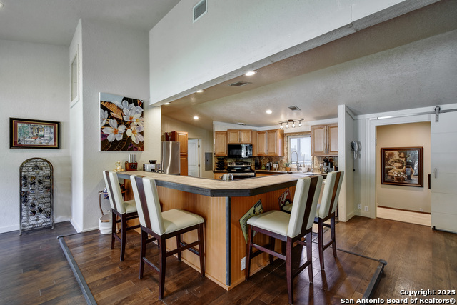 1340 Hinch Property Photo 32