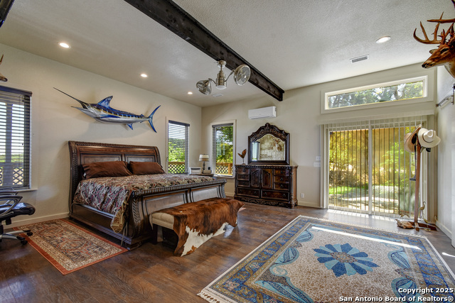 1340 Hinch Property Photo 42