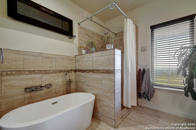 1340 Hinch Property Photo 45