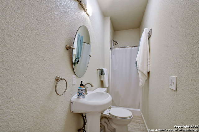 1340 Hinch Property Photo 50