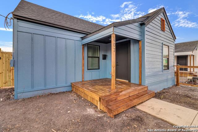 407 Wilson Blvd Property Photo