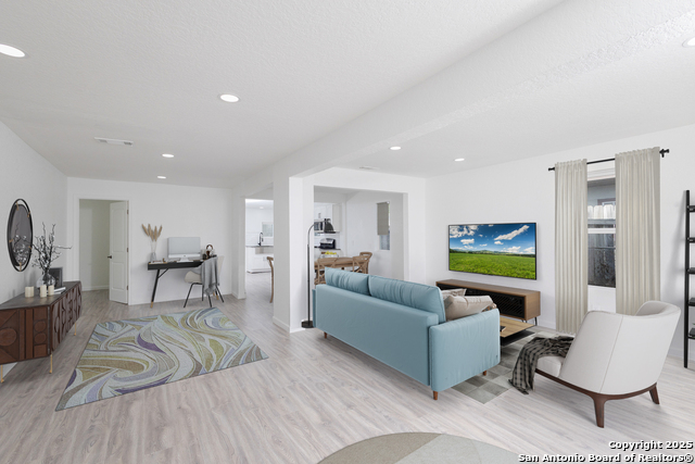 634 Venice Property Photo 5