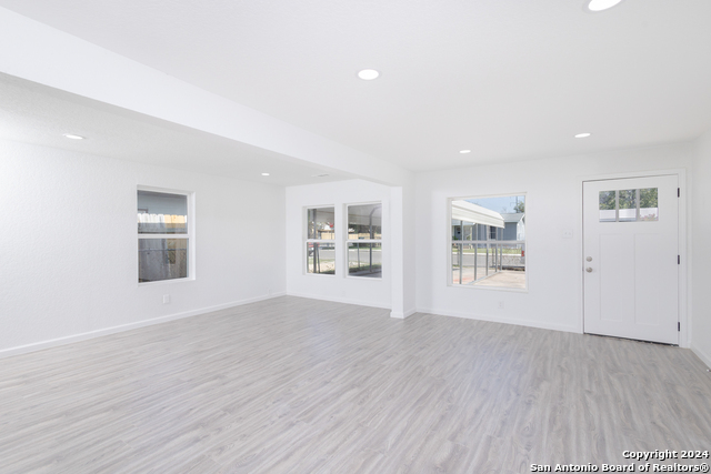 634 Venice Property Photo 9