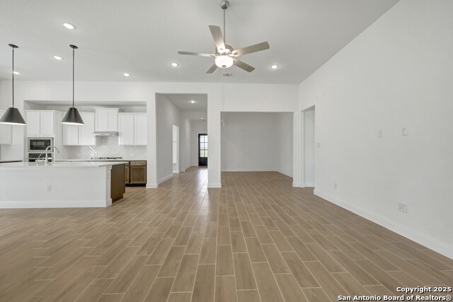 9403 Everly Landing Property Photo 11