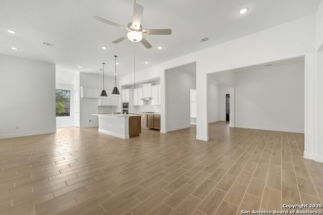 9403 Everly Landing Property Photo 16