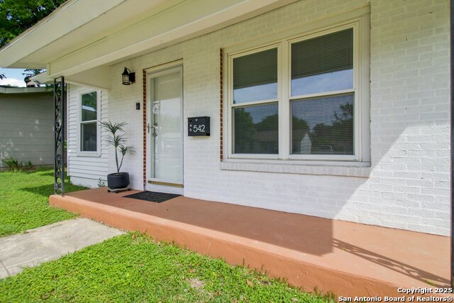542 Williamsburg Property Photo