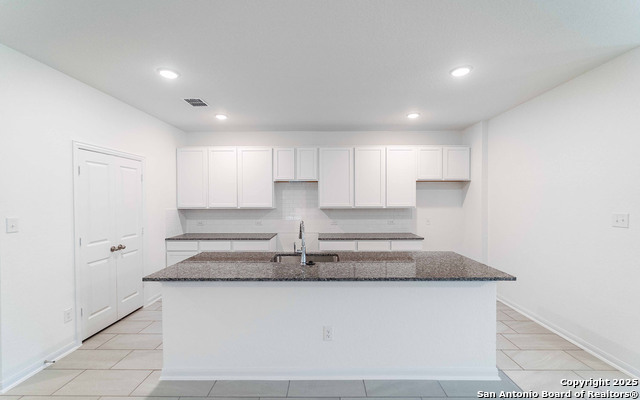 8920 Grey Elm Property Photo 3