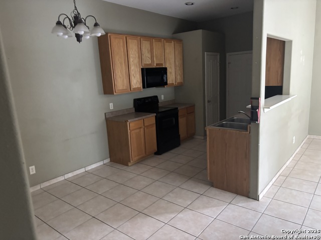 940 Long Property Photo