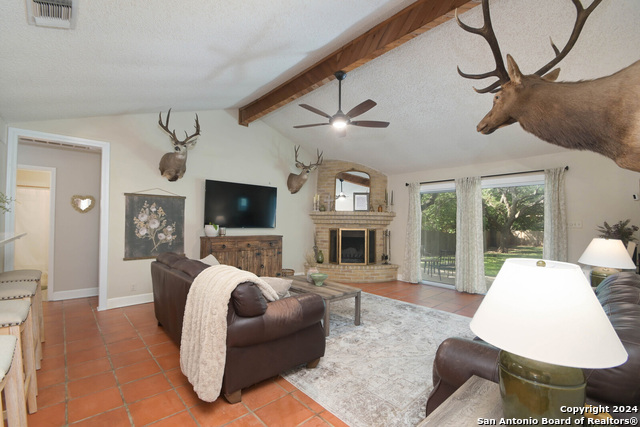 1734 Mountjoy St Property Photo 3