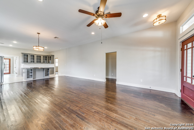 1106 Dawson Property Photo 4