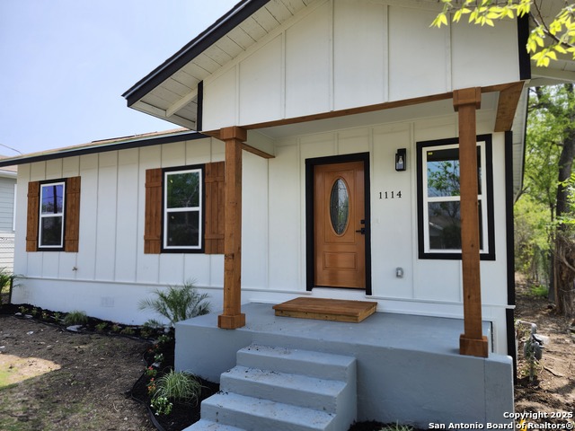 1114 Pasadena Property Photo