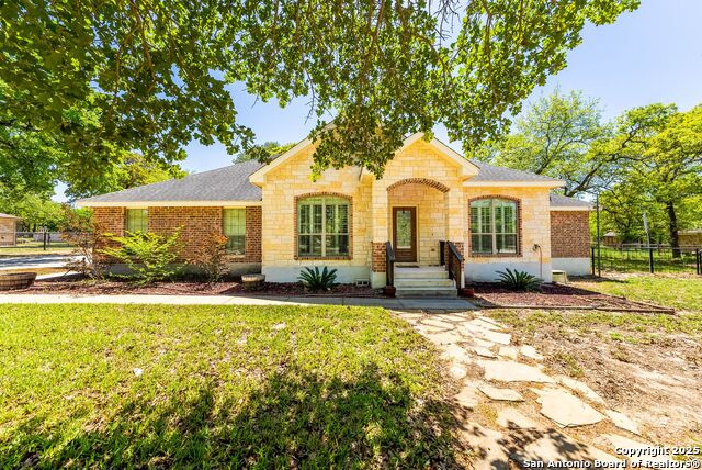 La Vernia Real Estate Listings Main Image