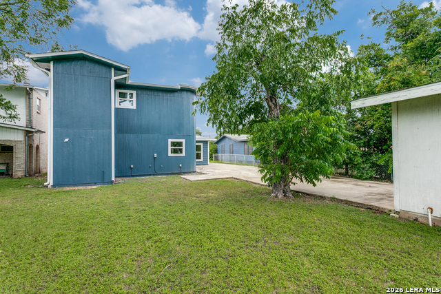 2207 Burnet Property Photo 23