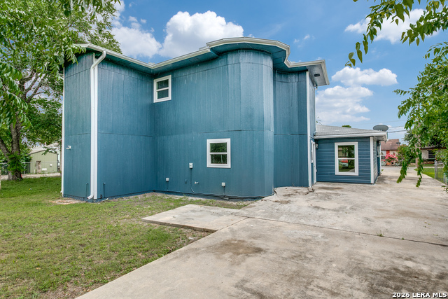 2207 Burnet Property Photo 24