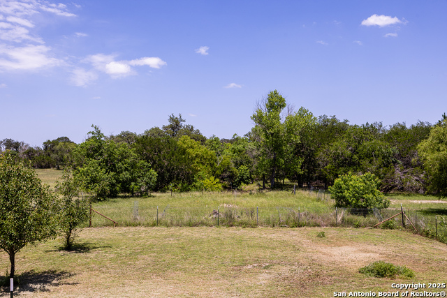 904 State Highway 173 N Property Photo 23