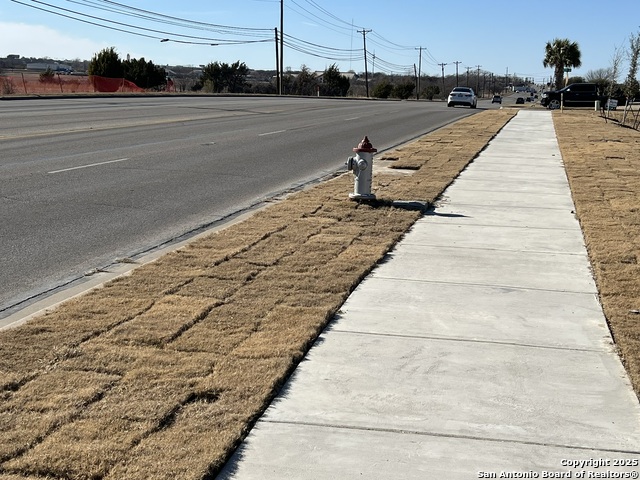 1811 E Elms Property Photo 2