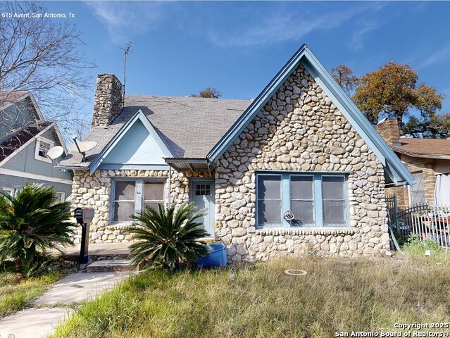 615 Avant Ave Property Photo