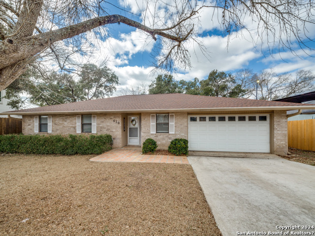 620 Lake Island Dr Property Photo