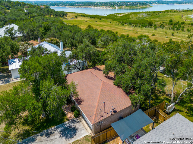 620 Lake Island Dr Property Photo 2