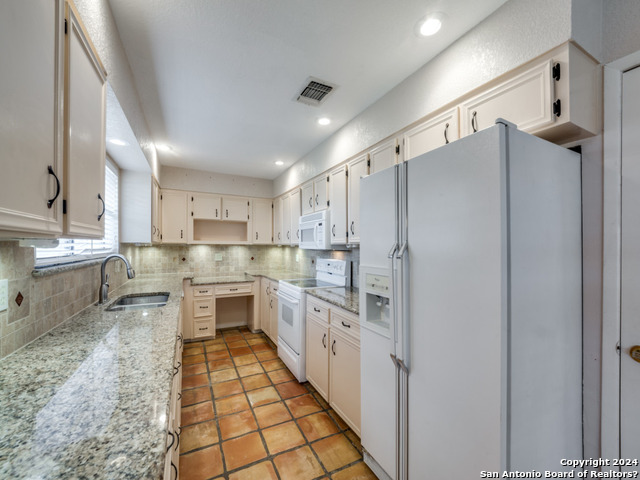 620 Lake Island Dr Property Photo 17