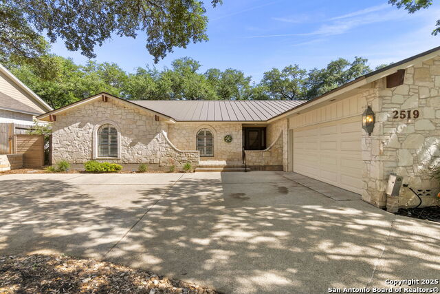 2519 Silver Ridge Property Photo 1