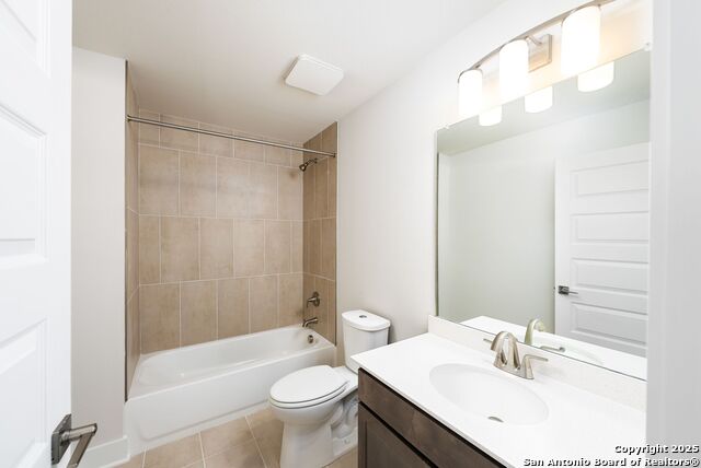 419 Ira #1102 Property Photo 5