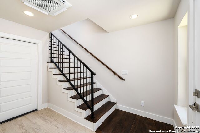 419 Ira #1102 Property Photo 7