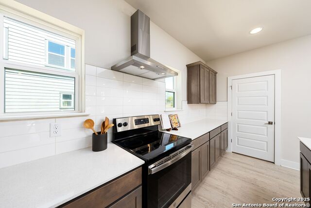 419 Ira #1102 Property Photo 14