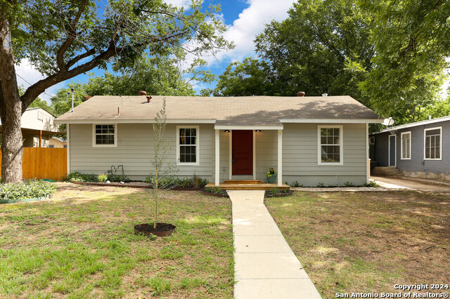 429 Lovera Blvd Property Photo