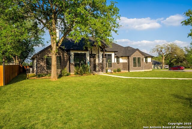132 Ash Parkway Property Photo 2