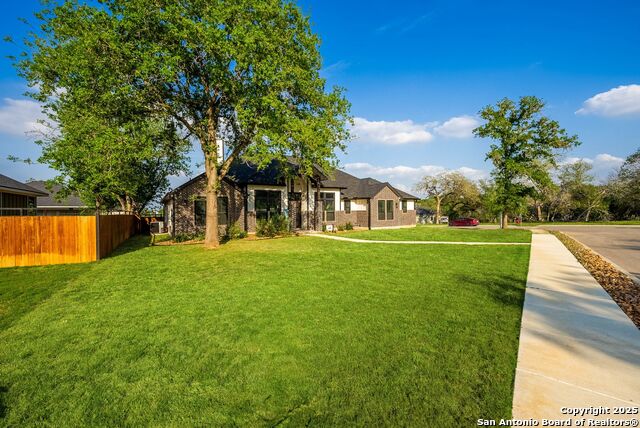 132 Ash Parkway Property Photo 3