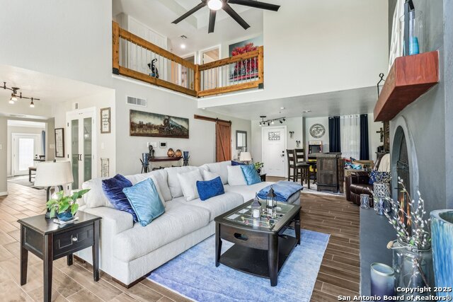 11039 Javalin Property Photo 4