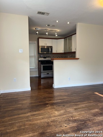 429 W Mistletoe Property Photo