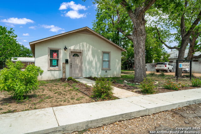 1205 Lorenzo Property Photo 3