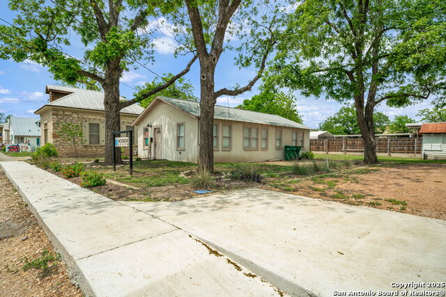 1205 Lorenzo Property Photo 5