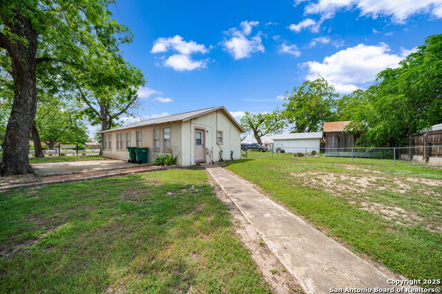 1205 Lorenzo Property Photo 6