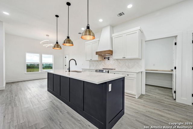 236 Peter Kleid Loop Property Photo 5