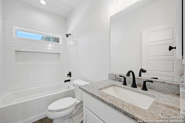 236 Peter Kleid Loop Property Photo 18