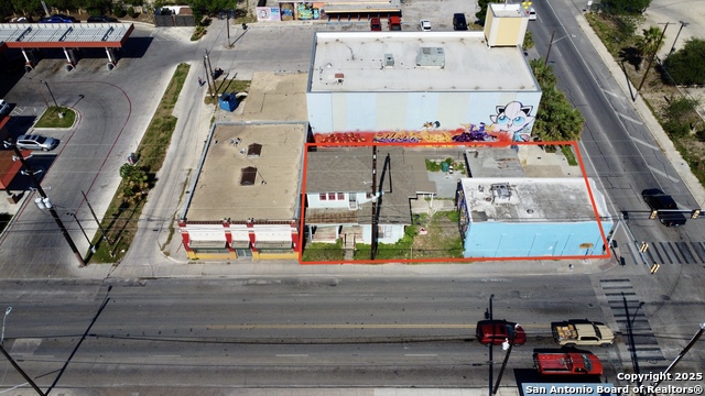 2902 W Commerce Property Photo 3