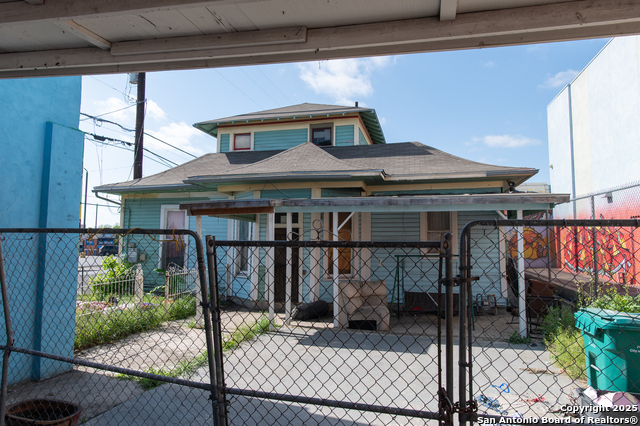 2902 W Commerce Property Photo 6