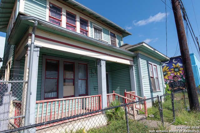 2902 W Commerce Property Photo 8