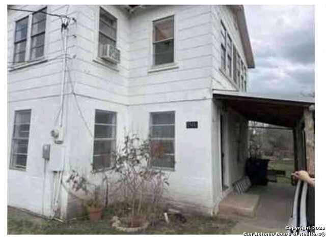 1506 N Hill St Property Photo 1
