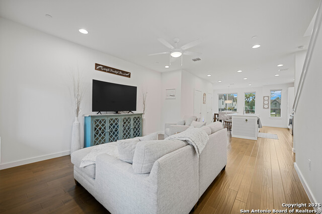 102 Tendick # 902 Property Photo 10