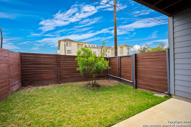 102 Tendick # 902 Property Photo 23