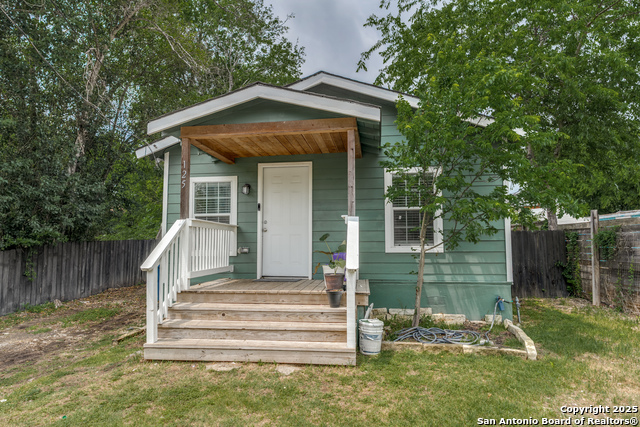 125 Magendie St Property Photo