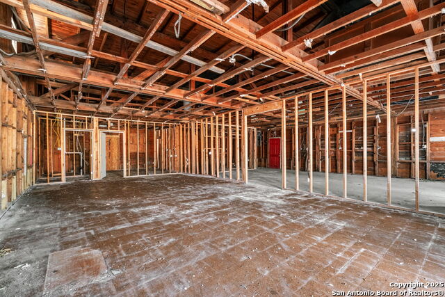 2219 S Flores Property Photo 4