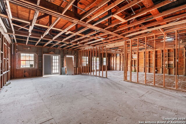 2219 S Flores Property Photo 7