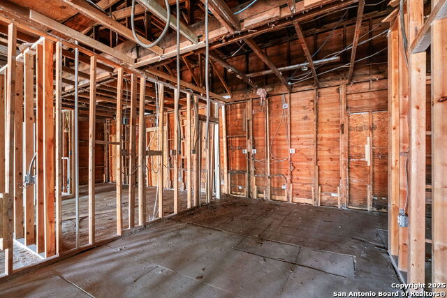 2219 S Flores Property Photo 9