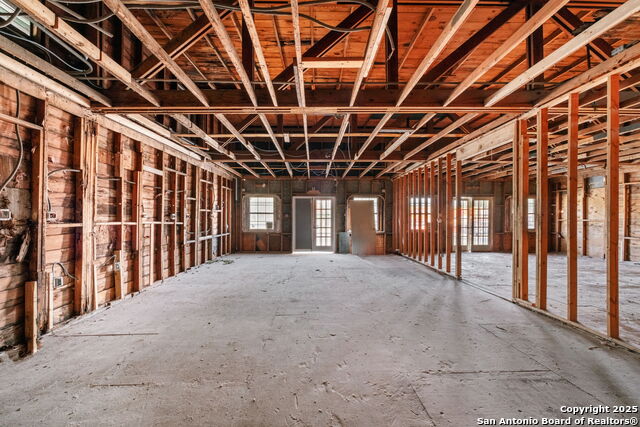 2219 S Flores Property Photo 12