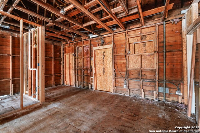 2219 S Flores Property Photo 13